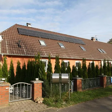 Charmante Mit Kamin In Zarchlin *