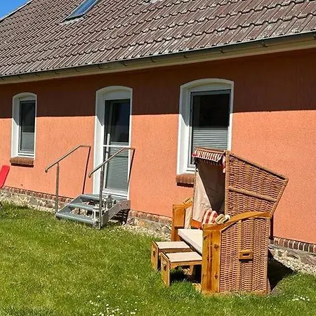 Charmante Mit Kamin In Zarchlin